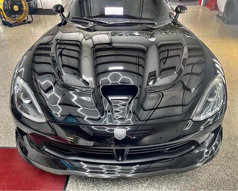 Photo 2 of 11 of 2015 Dodge SRT Viper Base